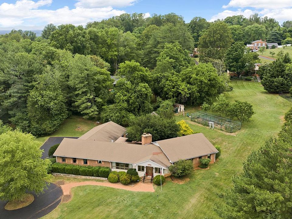 1st image of 252 Boxley Ln