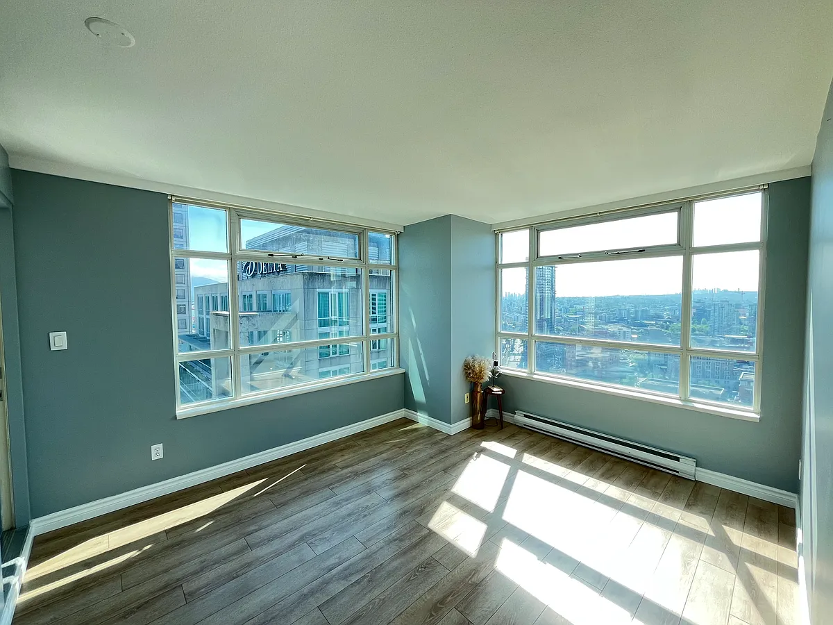 Building Photo - 438 Seymour St #2407