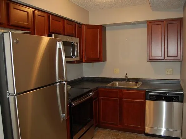 902 North Dodge, 902 N Dodge St APT A1, Iowa City, IA 52245