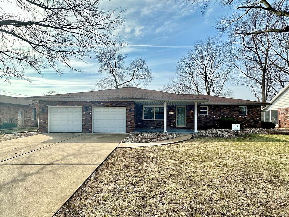 1st image of 2344 Dwight Ave