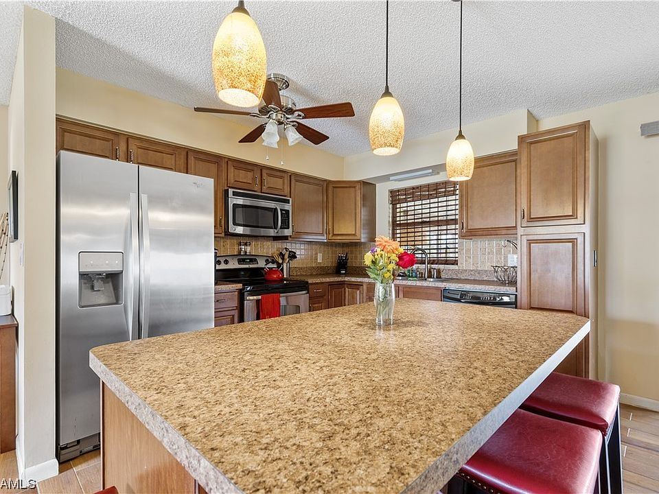 1st image of 2021 SE 8th Ave