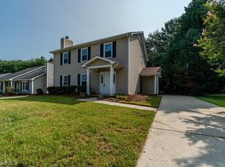 14 Hickory Knoll Ct, Greensboro, NC 27407