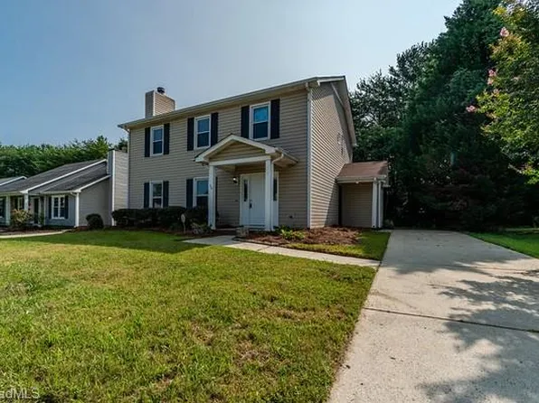 14 Hickory Knoll Ct, Greensboro, NC 27407