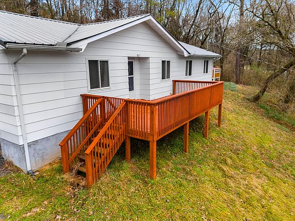 2nd image of 8017 Thorn Grove Pike