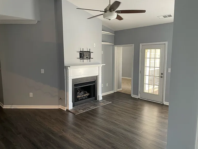 4550 Strutfield Ln — Photo 9