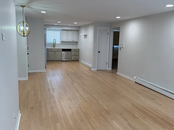 5357 N Delphia Ave APT 357, Chicago, IL 60656