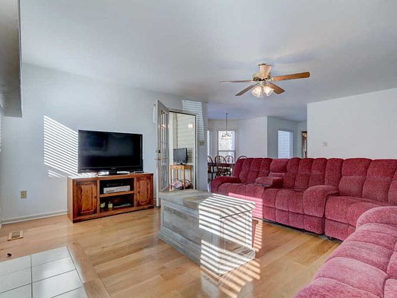 5th image of 10086 Highgate Cir