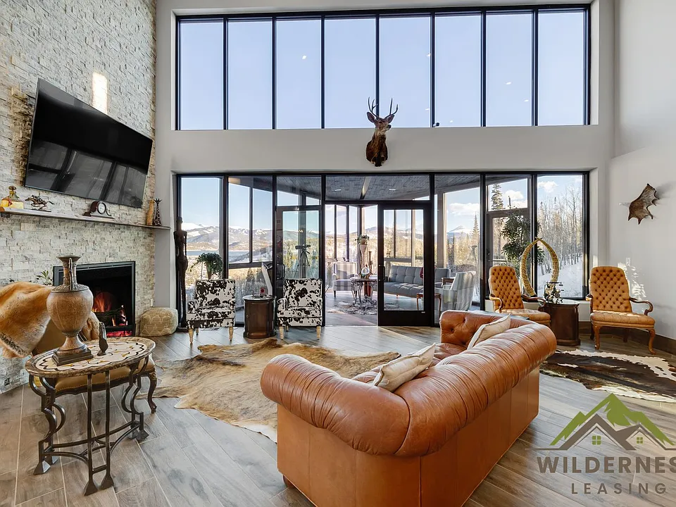 332 Lake View Dr