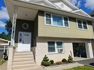 91 Kossuth St, Wallington, NJ 07057