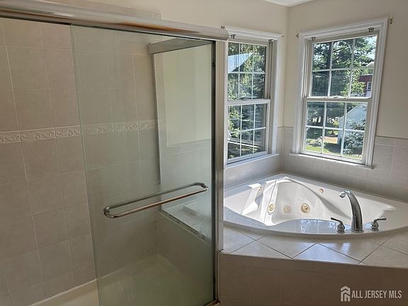 4th image of 2066 Excelsior Ave