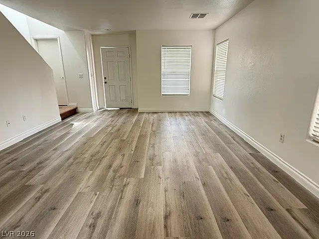 8012 Dutch Villas St — Photo 4