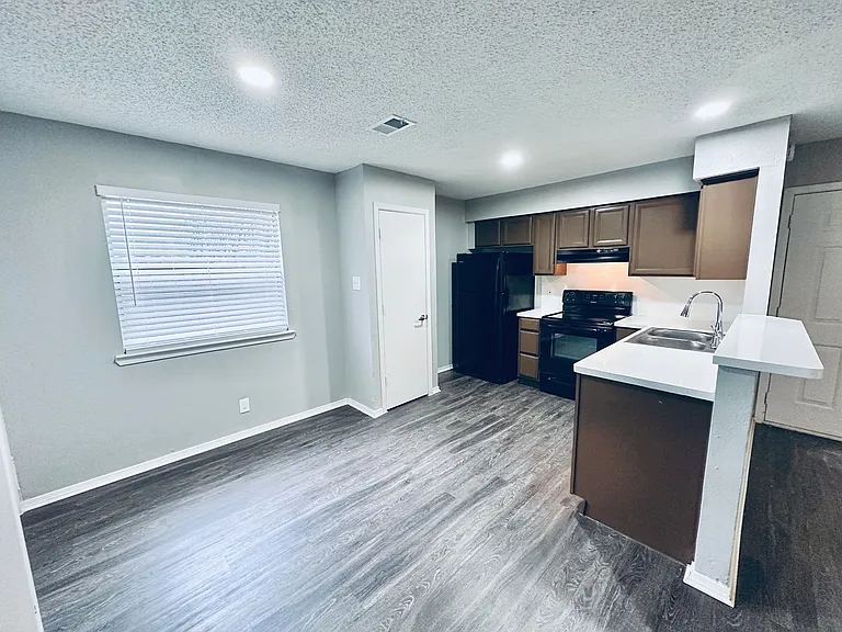 5507 Rose Hill Cir — Photo 6