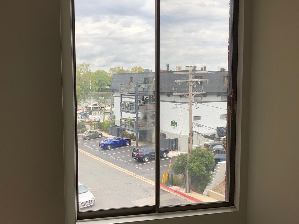 2nd image of 316 Burnside St APT 305