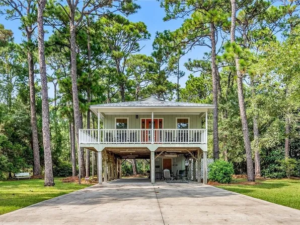 808 Itasca Pl, Dauphin Island, AL 36528
