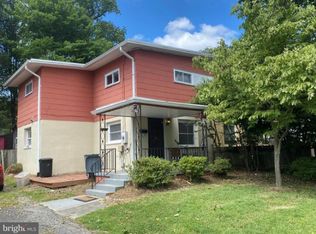 10647 Maple St, Fairfax, VA 22030