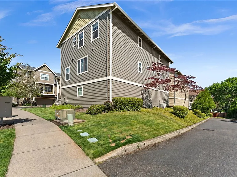15525 SW Ivory St — Photo 41
