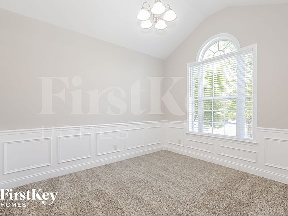 4th image of 495 Roland Manor Dr