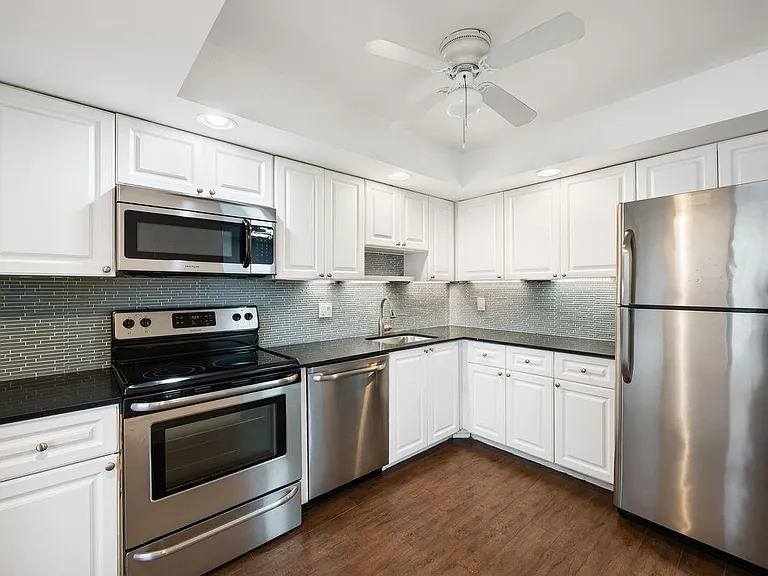 2851 S Palm Aire Dr #107 — Photo 7