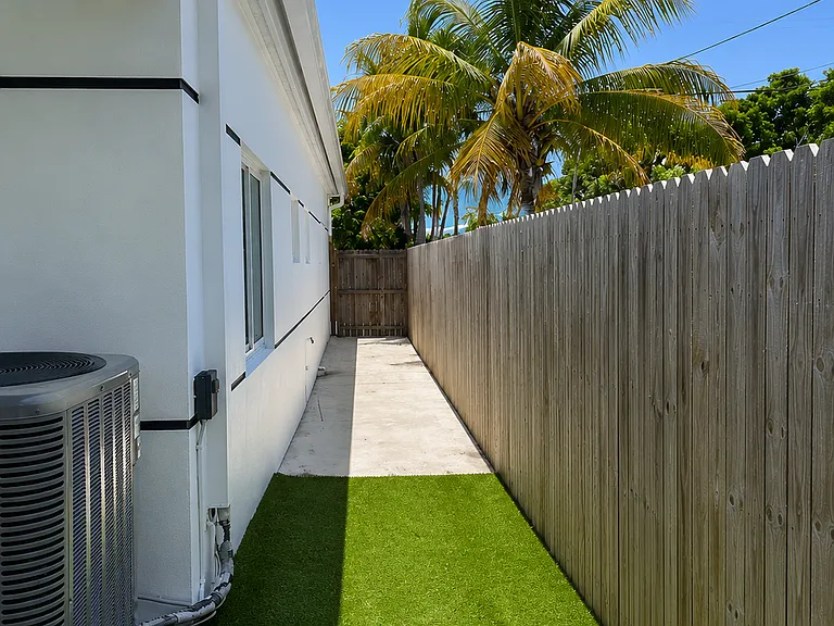 14 Janet Pl — Photo 6