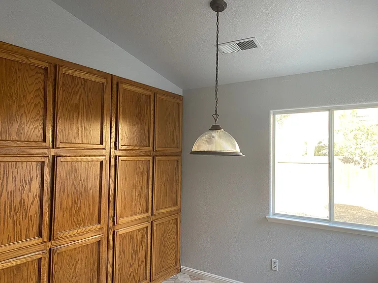 740 Rhine Ct — Photo 12