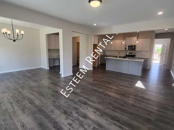 3rd image of 84 Little Leaf Ln #1