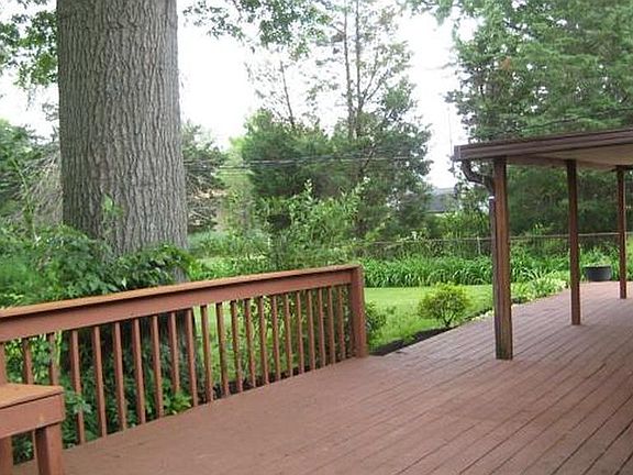 3rd image of 6640 Furth Dr