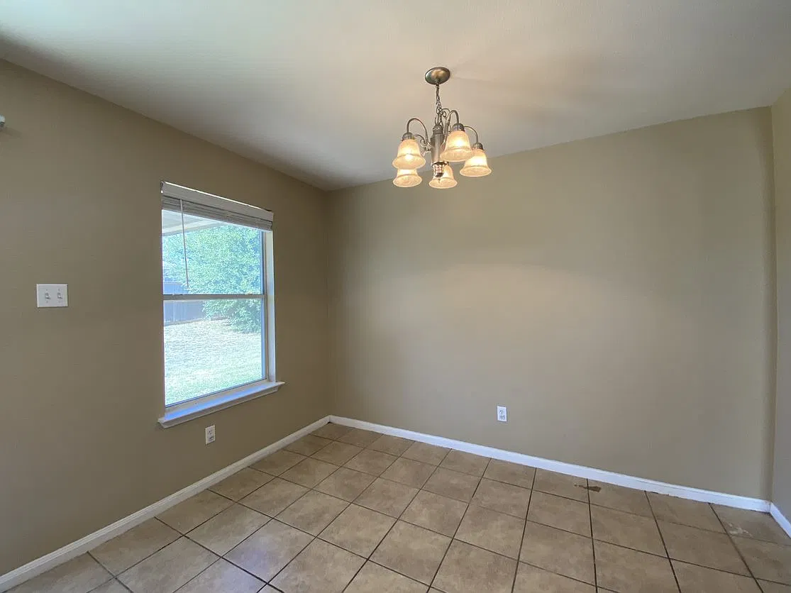 622 Sugar Brook Dr — Photo 2