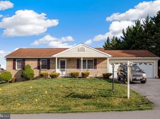 425 Chartridge Dr, Hagerstown, MD 21742