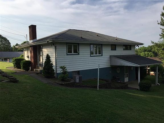 3rd image of 10 Lee Dr