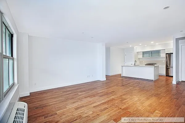 Sold by Bond New York | media 19