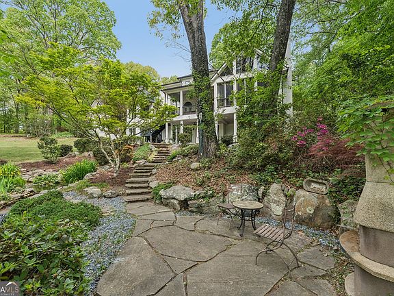 5th image of 305 Broadmeadow Cv