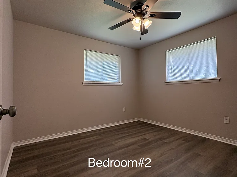 204 James Ct — Photo 18