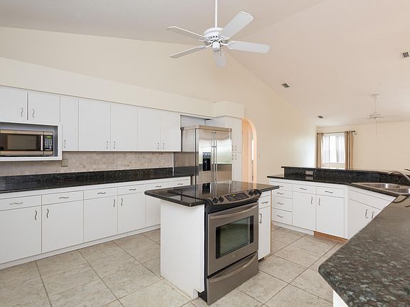 5th image of 305 Northgrove Dr