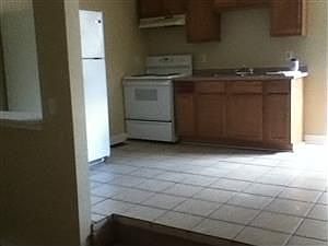 2nd image of 935 Fairbanks Ave #2
