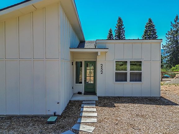 3rd image of 252 Twin View Ct