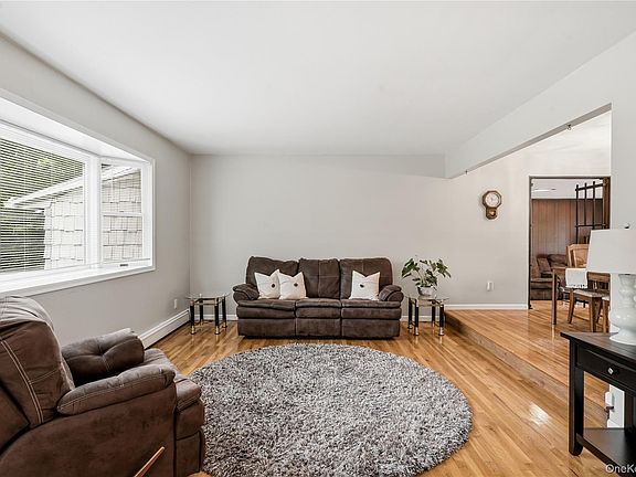 3rd image of 289 Central Avenue