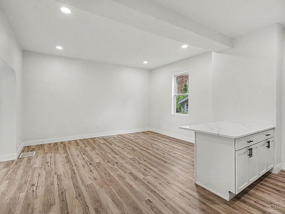 5th image of 1637 Dauner Ave