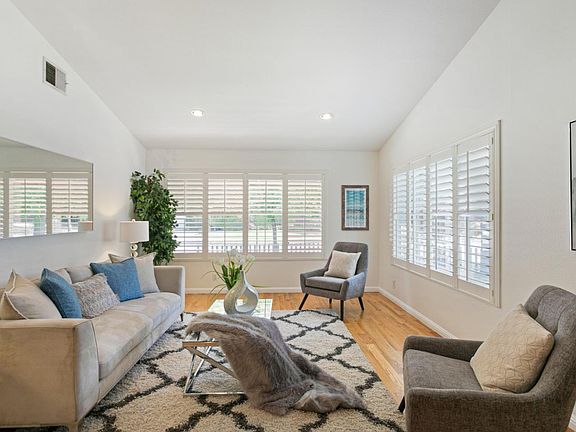 5th image of 254 N Creek Dr