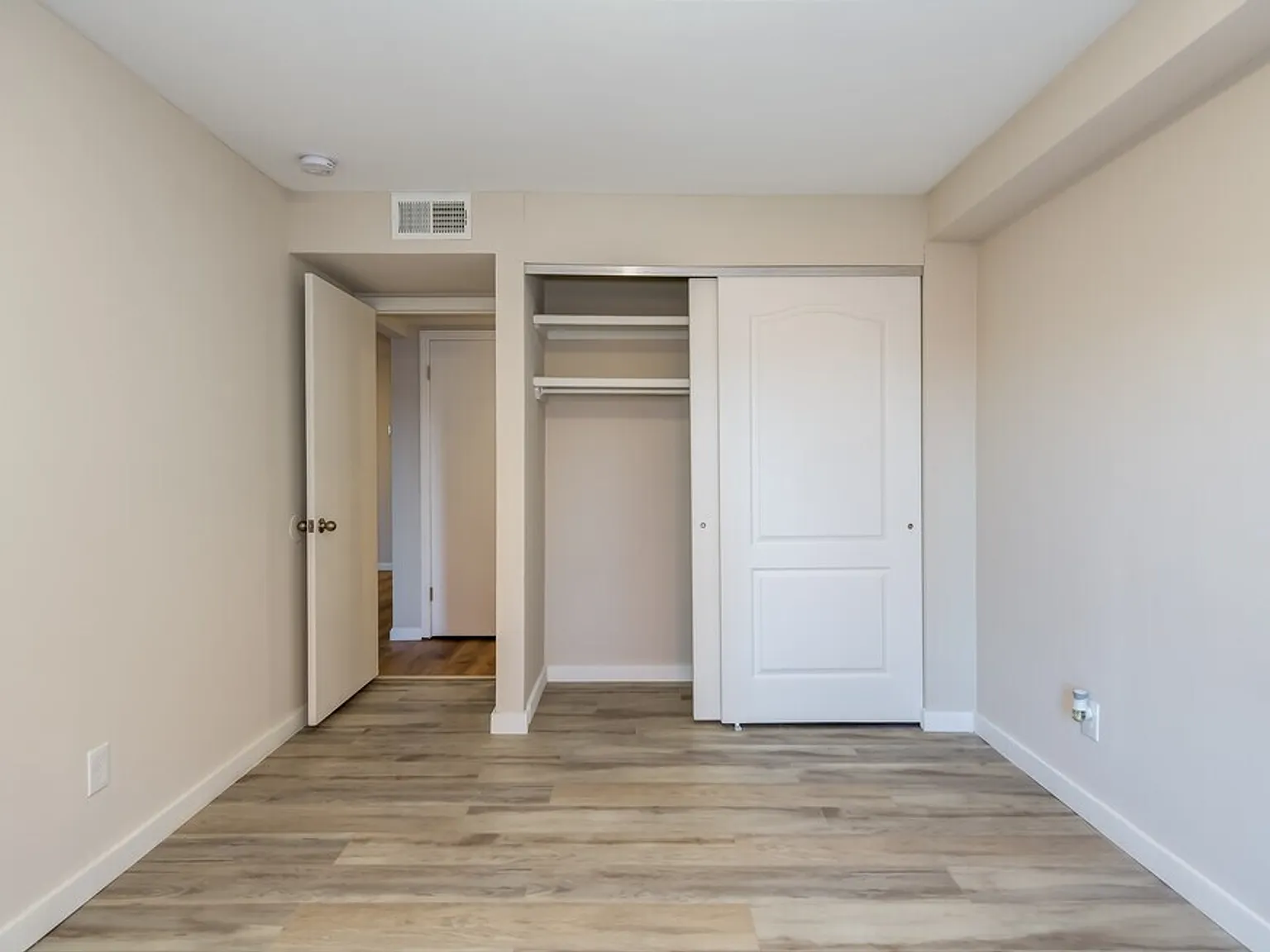 Forest Creek Apartments — Photo 4
