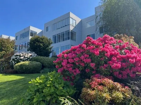 1354 Winter St #302, White Rock, BC V4B 3Y1