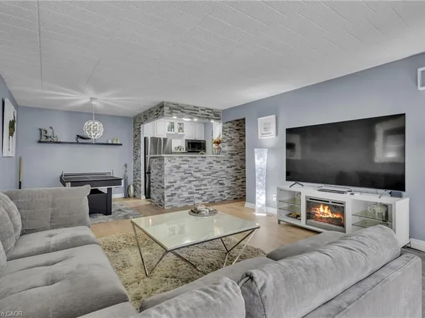 80 Breckenridge Dr #107, Kitchener, ON N2B 2N9