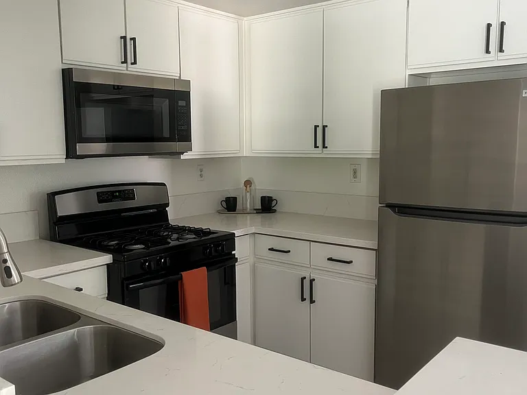 Arroyo Vista Apartments — Photo 41