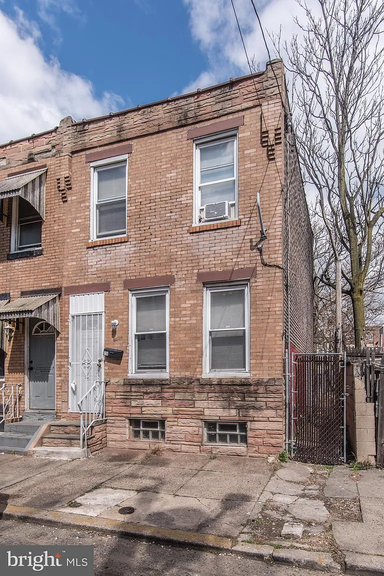 1865 E Cornwall St photo 1