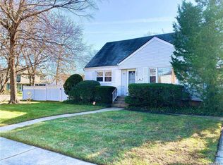 2896 Eaton Rd W, Wantagh, NY 11793