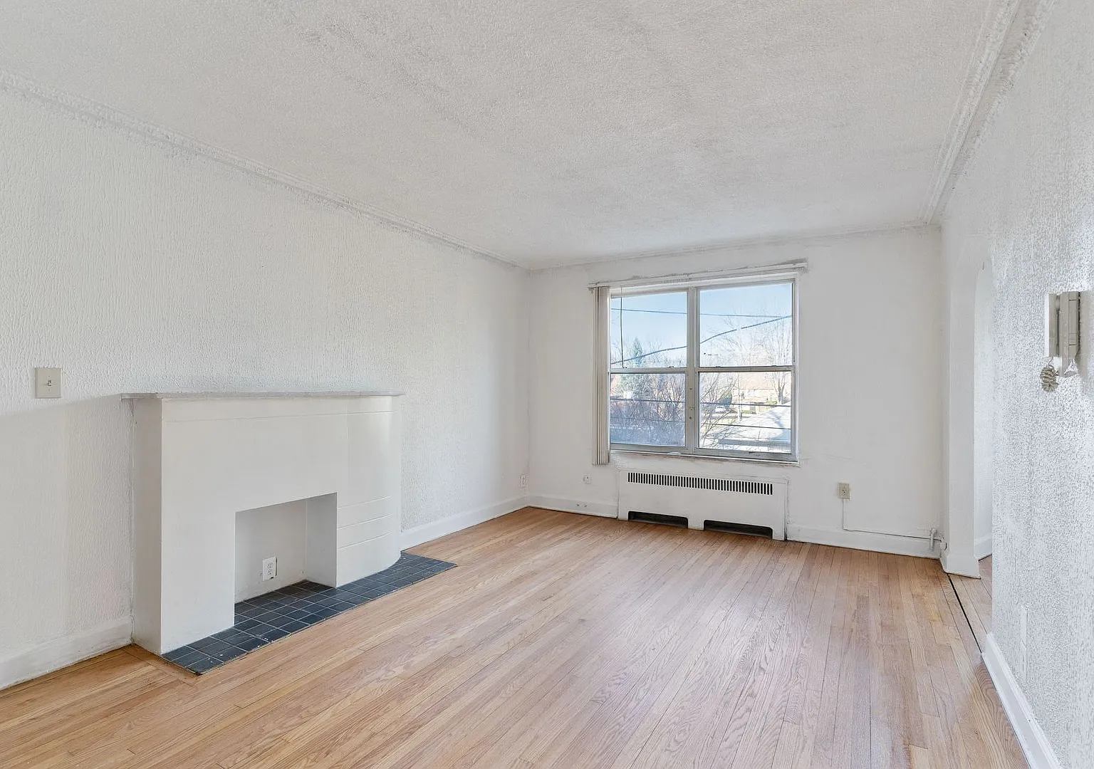Manderson 17701 - R - Boston Edison Towers Llc - 17701 Manderson Detroit, Mi 48230 — Photo 3