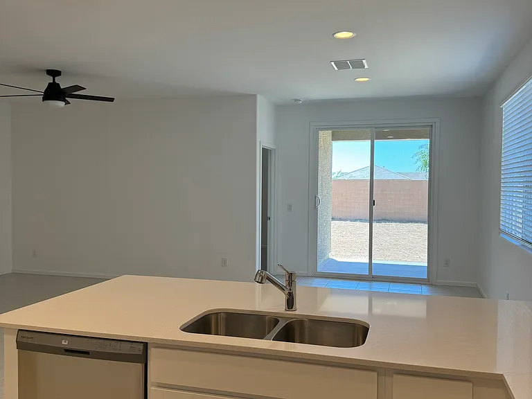 29916 N Acacia Dr — Photo 3