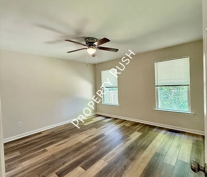 709 N Holly St — Photo 21