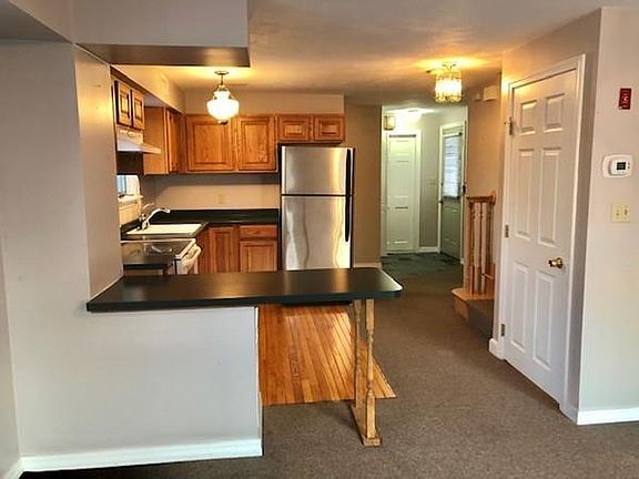 2nd image of 376R N Franklin St #376R