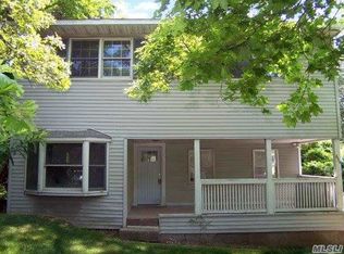 634 College Rd, Farmingville, NY 11738