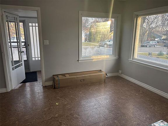 2nd image of 476 4th AVENUE NW